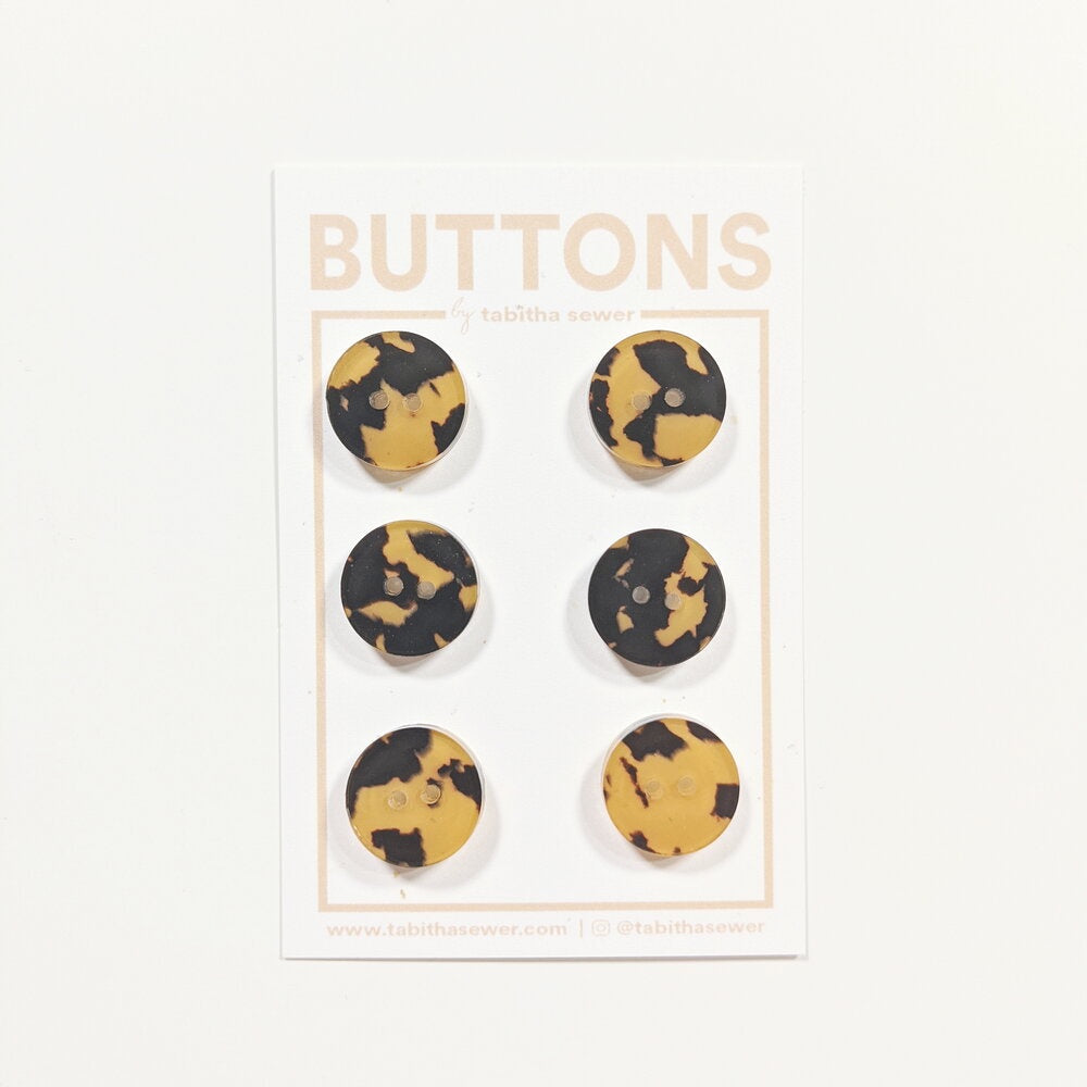 Tabitha Sewer - Buttons - 15mm (0.59") - Tortoise Classic Circle - Café - 6 count