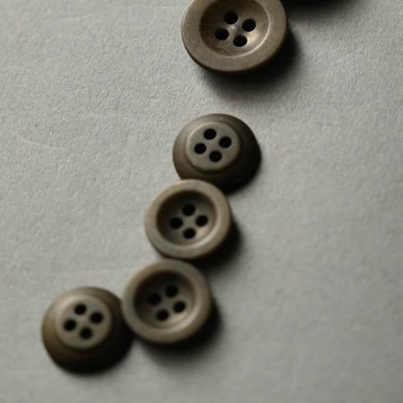 Merchant & Mills - Matte Corozo Button - Khaki - 14mm